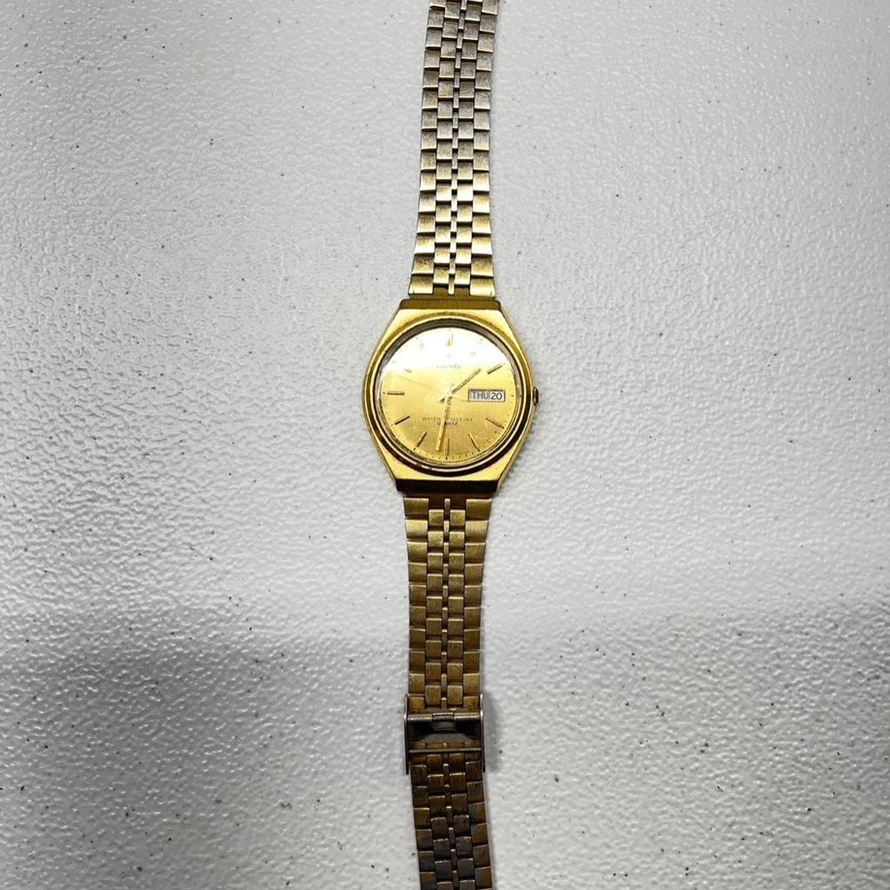 Vintage Lorus Water Resistant Quartz Watch Y573-8140 Stainless Steel Back
